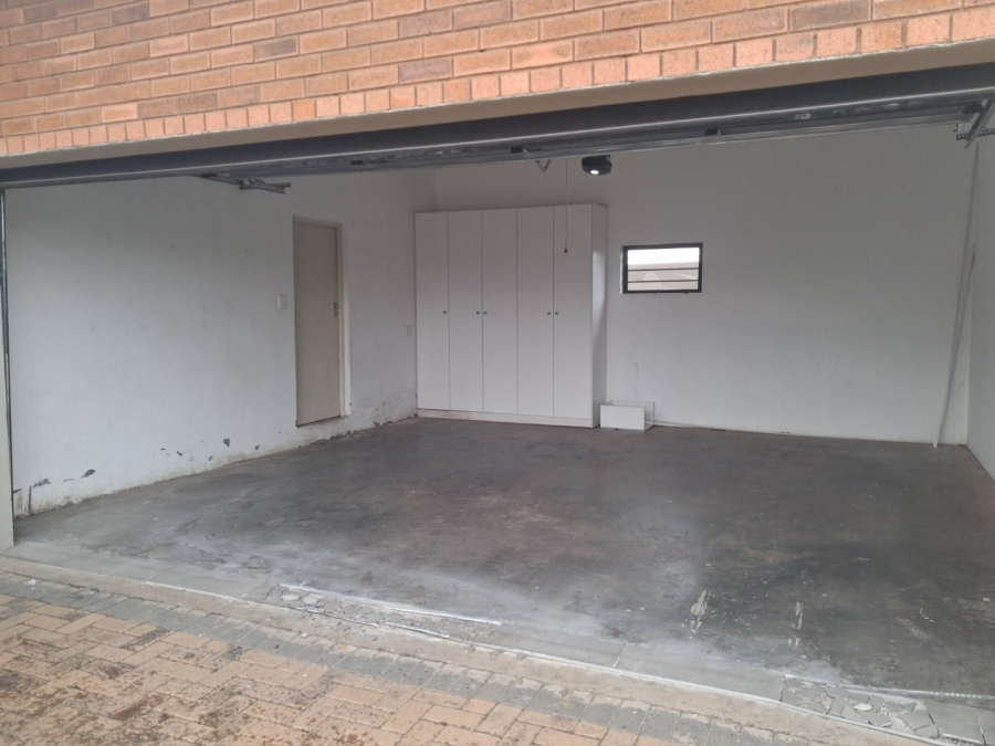 To Let 3 Bedroom Property for Rent in Hillside Free State